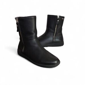 Cougar Women’s Water proof Black Leather boots Size 8